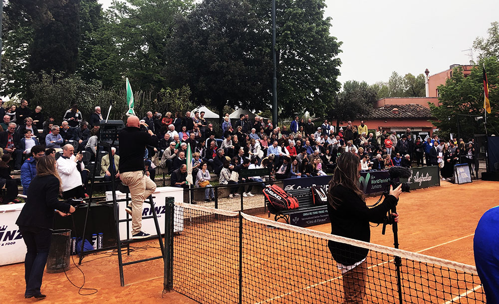 finale gledalo 500 gledalcev